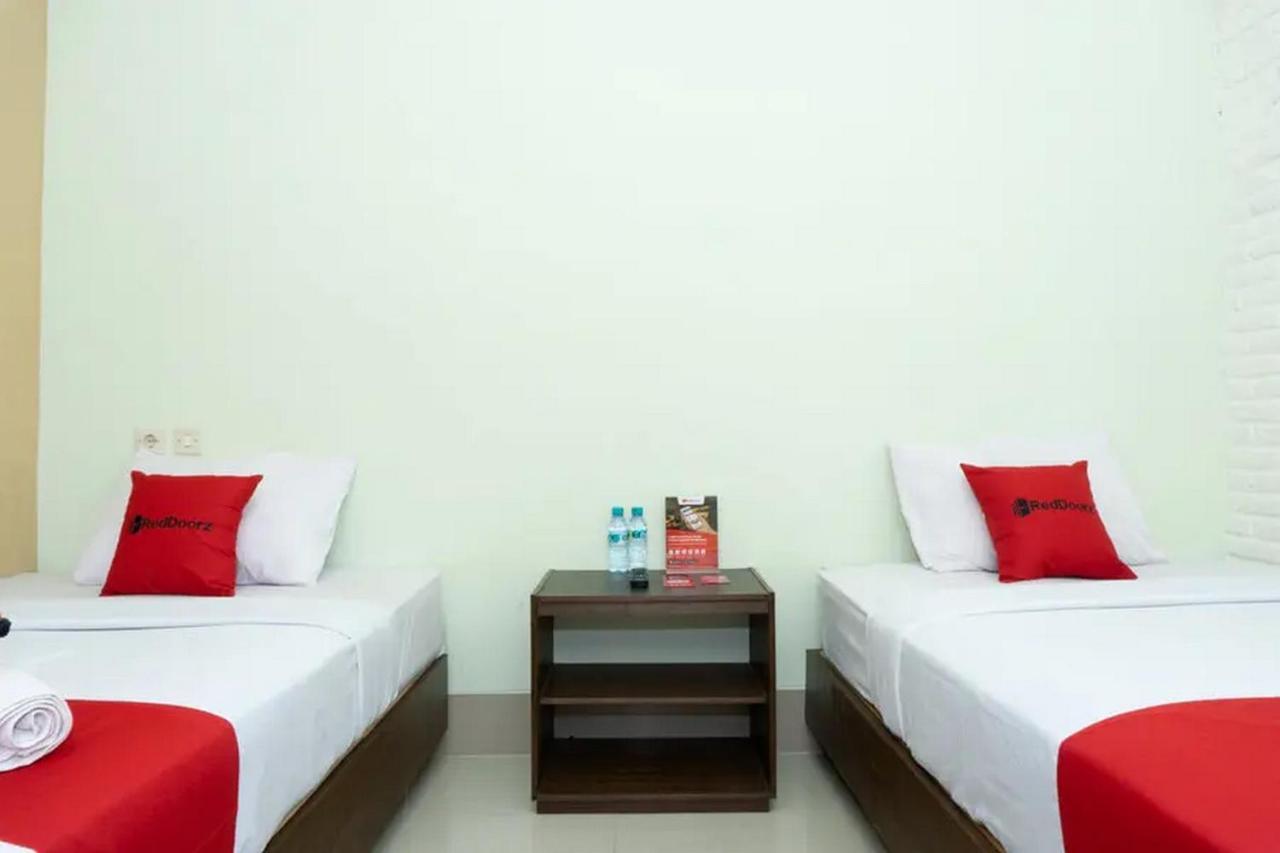 Reddoorz Near Alun Alun Madiun Hotel Exterior photo