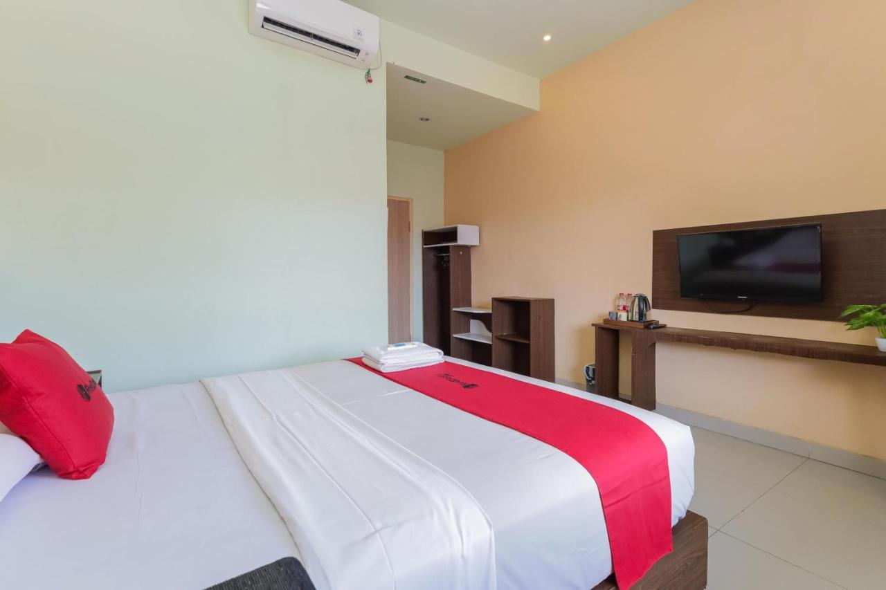 Reddoorz Near Alun Alun Madiun Hotel Exterior photo